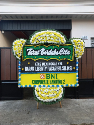 Papan Bunga Duka di Gending