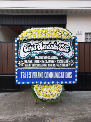 Papan Bunga Duka di Gending